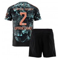 Camiseta Bayern Munich Dayot Upamecano #2 Segunda Equipación Replica 2024-25 para niños mangas cortas (+ Pantalones cortos)